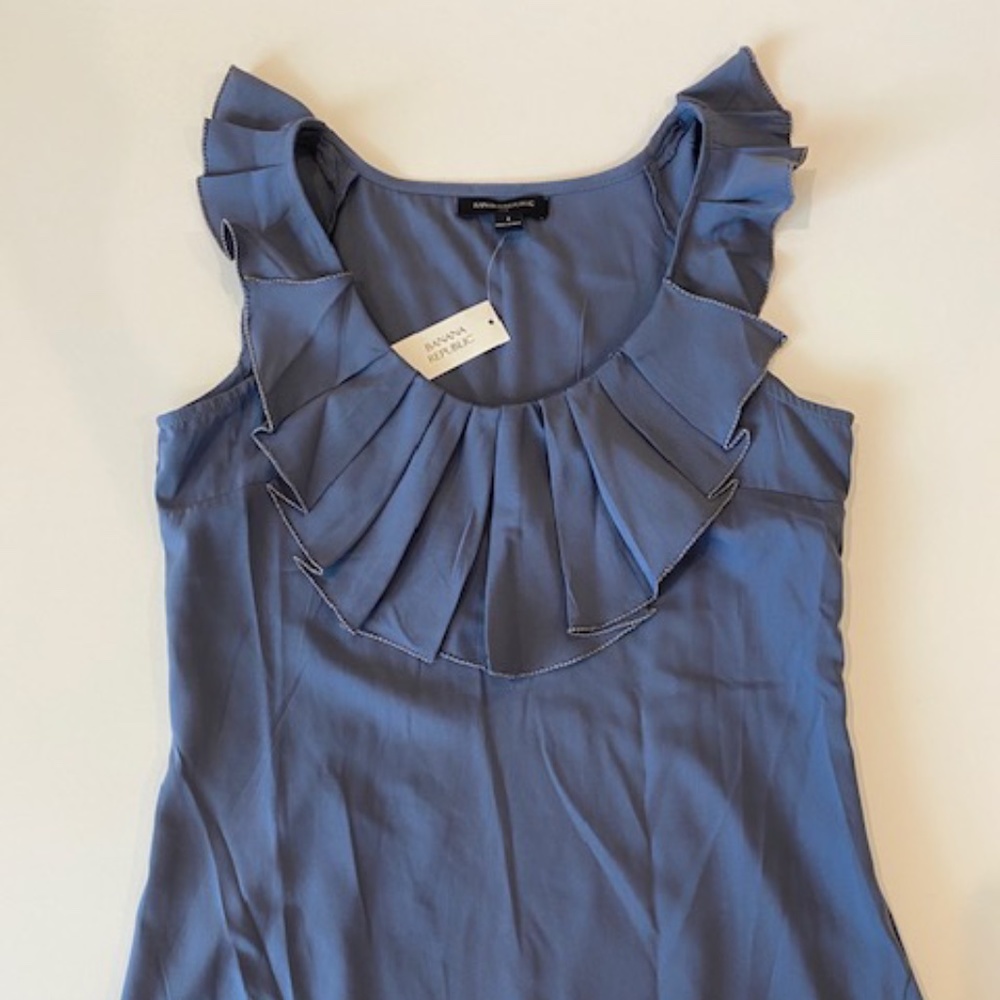 Banana Republic Ruffle Neck Sleeveless Blouse Sz 2